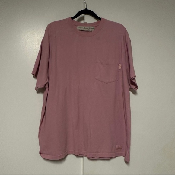 Advisory Board Crystals Men's Pocket T-Shirt in Pink Size XL - Picture 3 of 12